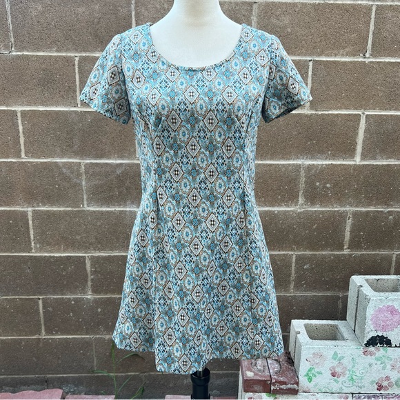 Vintage Dresses & Skirts - VINTAGE 1960s Babydoll Mini A-Line Shift Dress Geometric Print Blue Vtg 70s